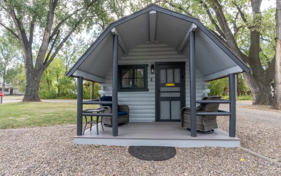 cabin-outside1